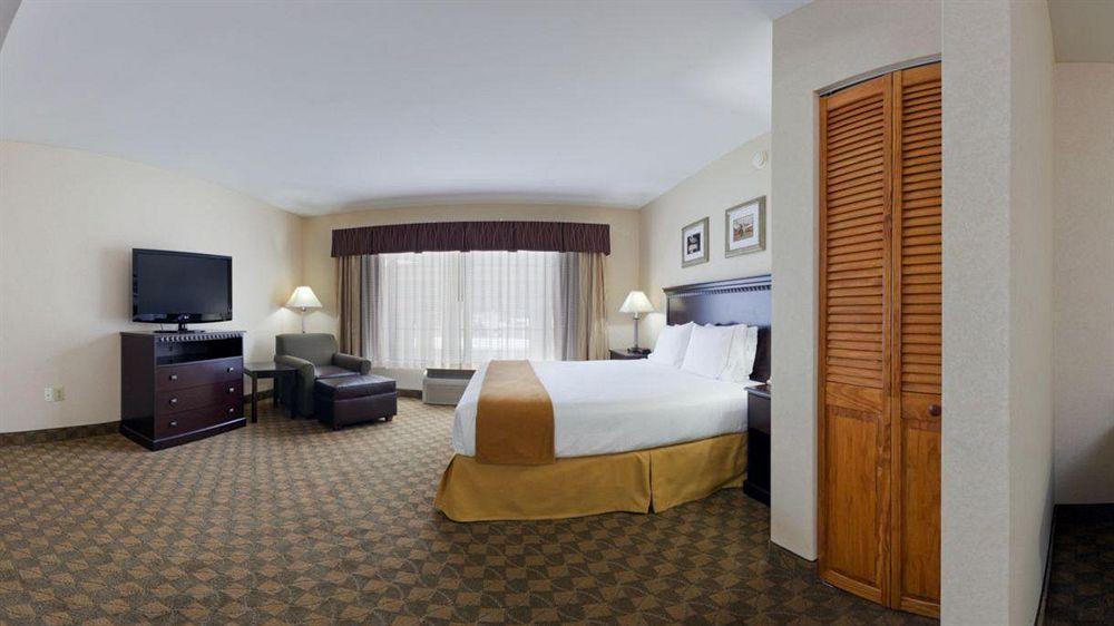 Holiday Inn Express & Suites Carneys Point - Pennsville By Ihg Exterior photo