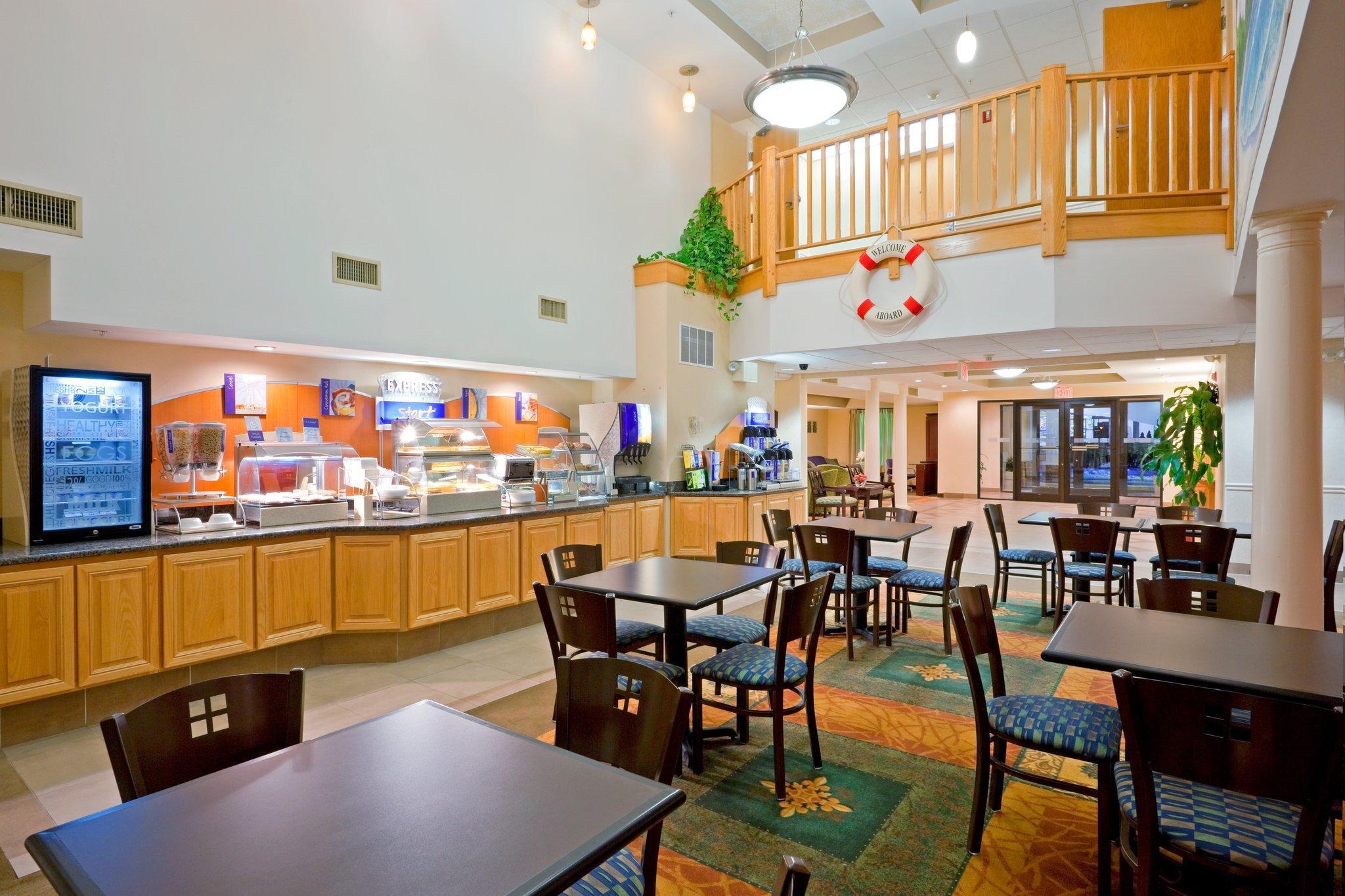 Holiday Inn Express & Suites Carneys Point - Pennsville By Ihg Exterior photo