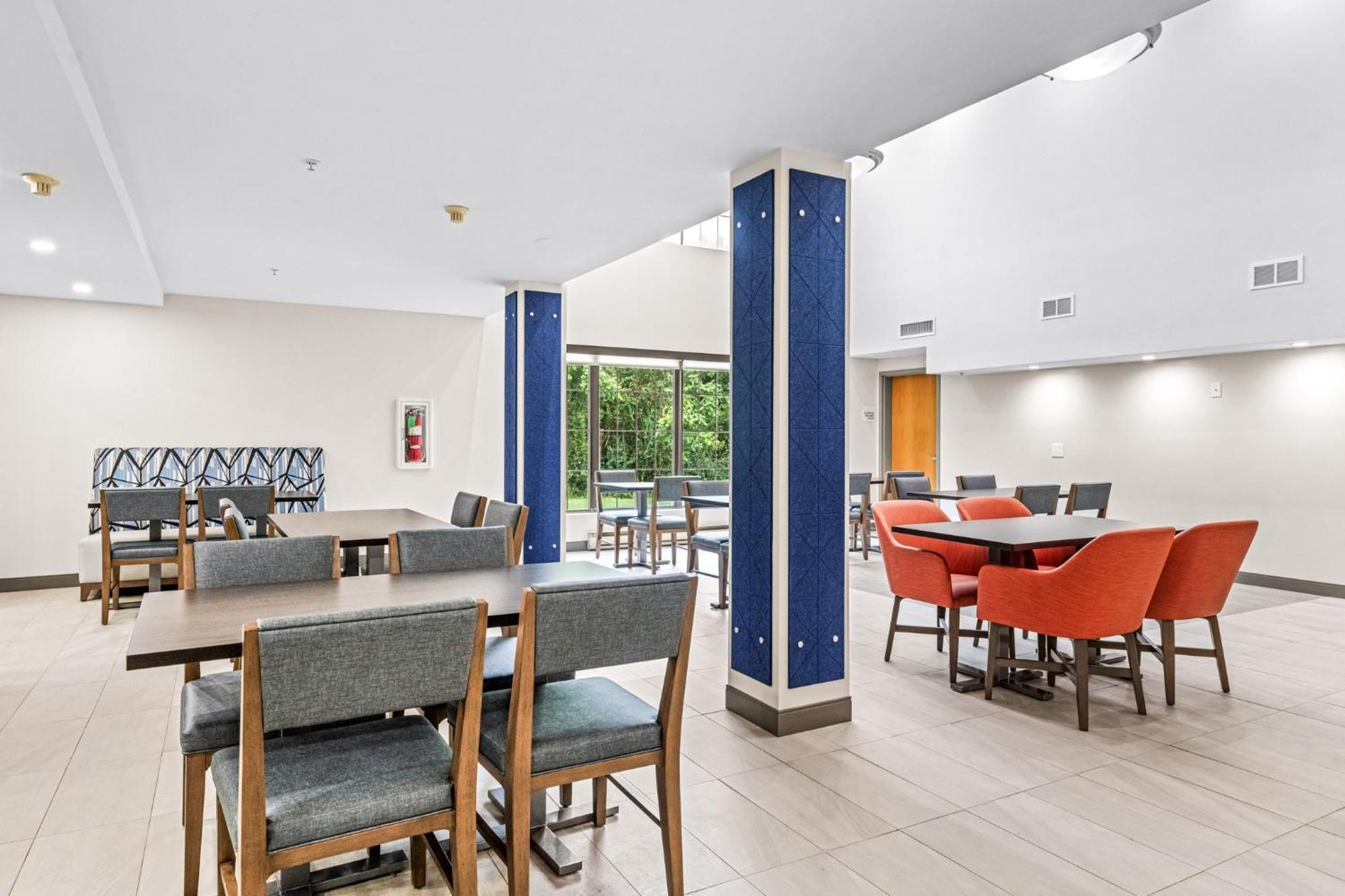Holiday Inn Express & Suites Carneys Point - Pennsville By Ihg Exterior photo