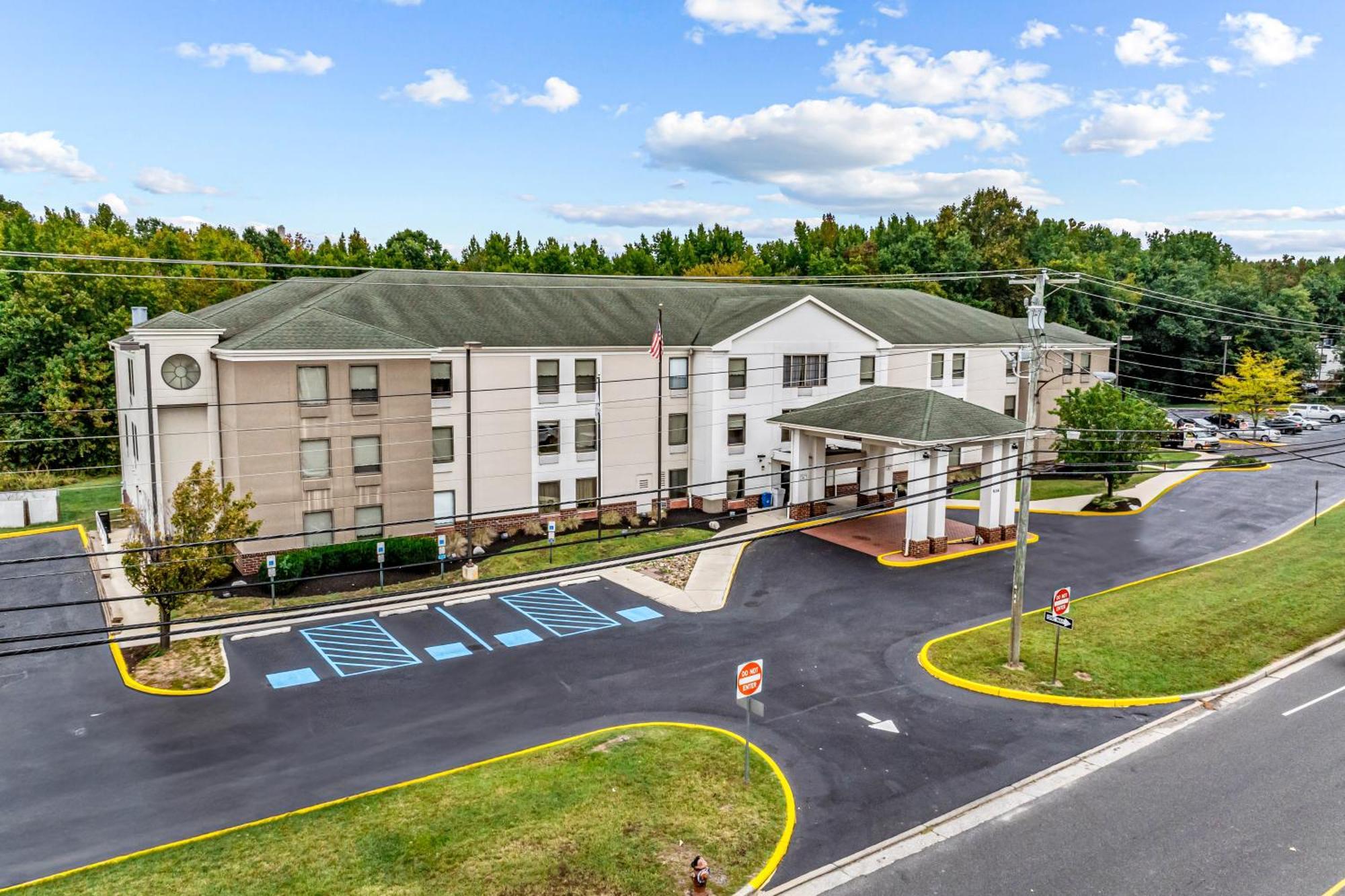 Holiday Inn Express & Suites Carneys Point - Pennsville By Ihg Exterior photo