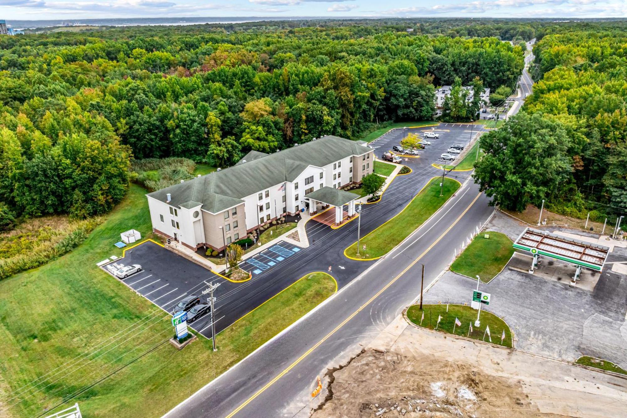 Holiday Inn Express & Suites Carneys Point - Pennsville By Ihg Exterior photo