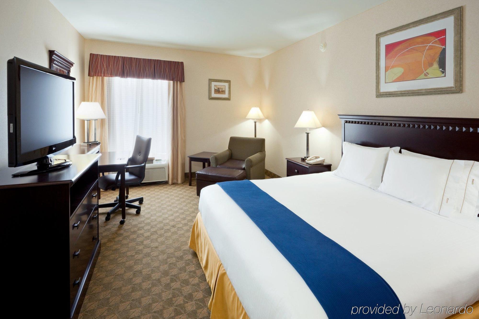 Holiday Inn Express & Suites Carneys Point - Pennsville By Ihg Room photo
